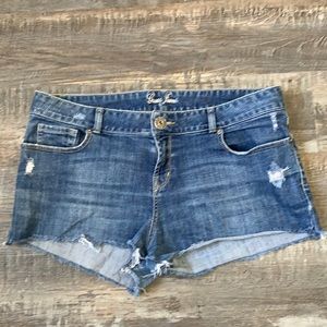 Guess cute jean shorts